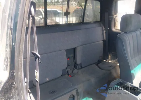 2000 Toyota Tacoma Prerunner V6 z USA, uszkodzony, nr VIN 4TASN92N6YZ678777